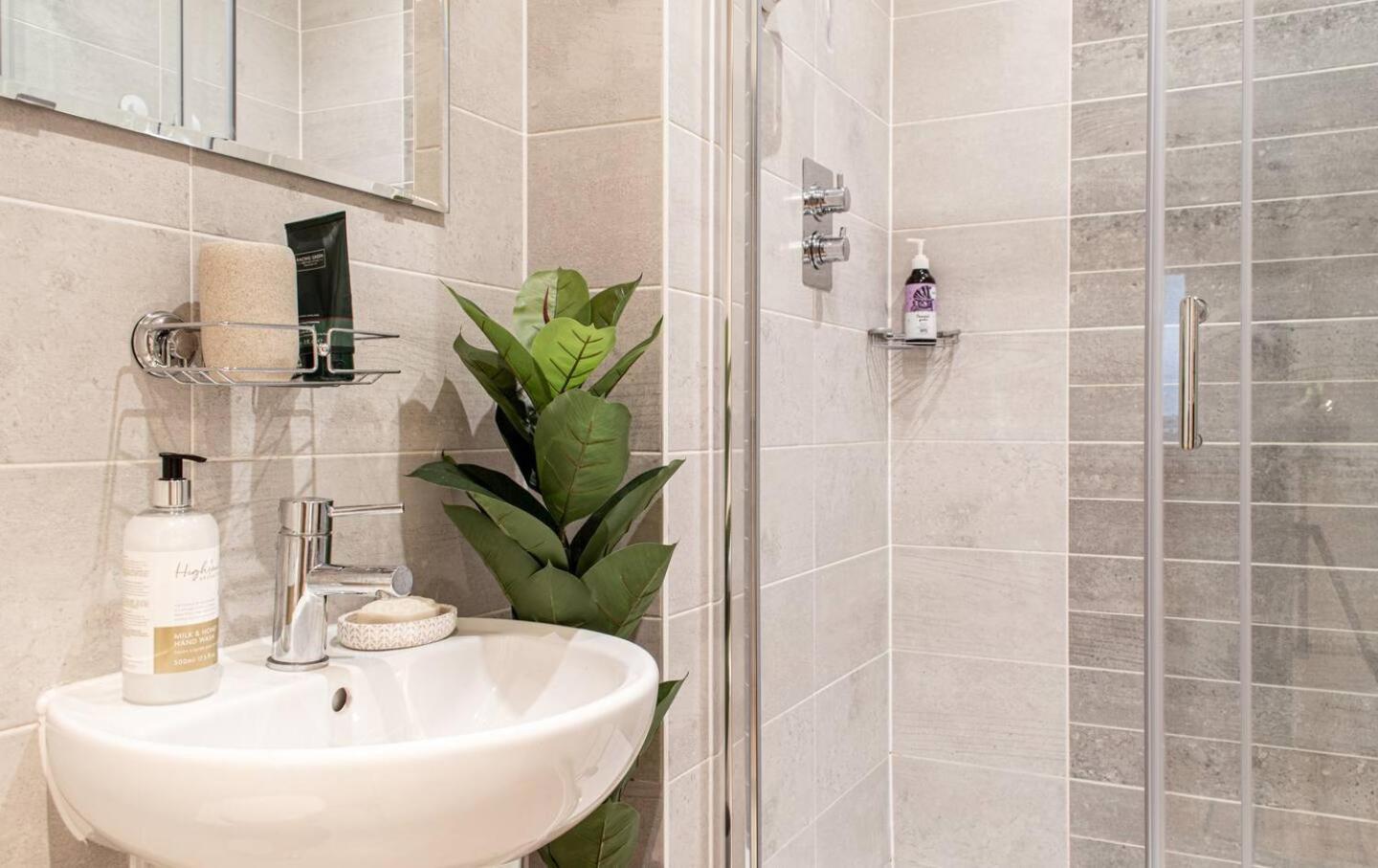 Stunning Mersey View Flat W Parking In Liverpool Luaran gambar